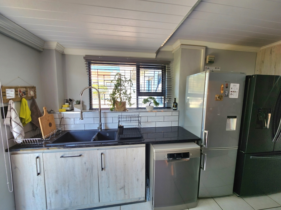 4 Bedroom Property for Sale in Bayview Western Cape